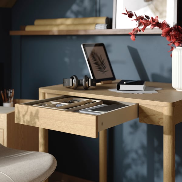 An oak veneer TONSTAD desk
