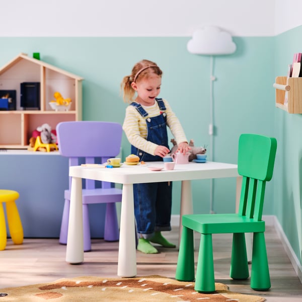 An in/outdoor white MAMMUT children's table
