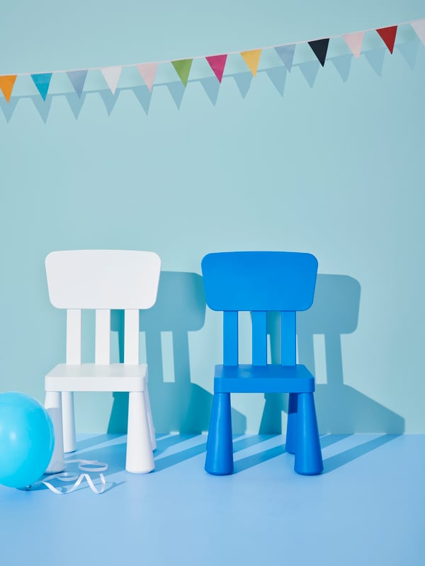 An in/outdoor/white MAMMUT children's chair