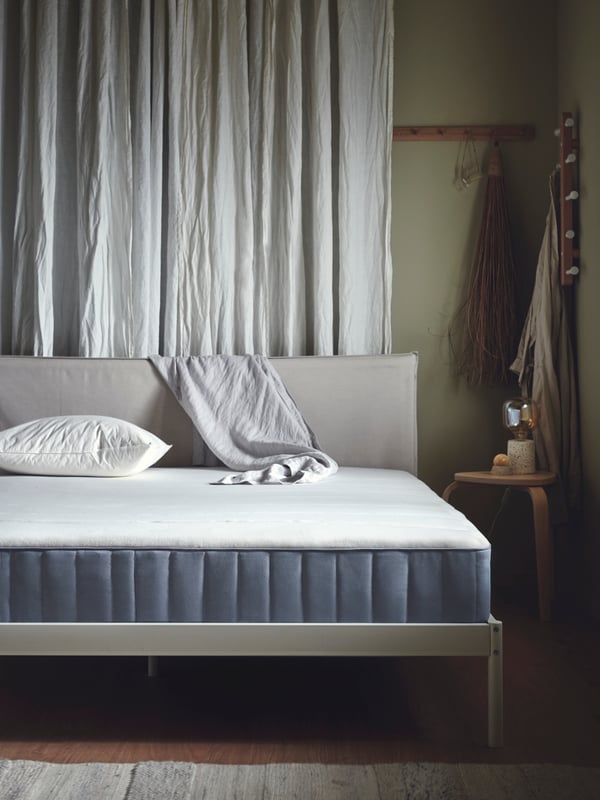 Beds & mattresses